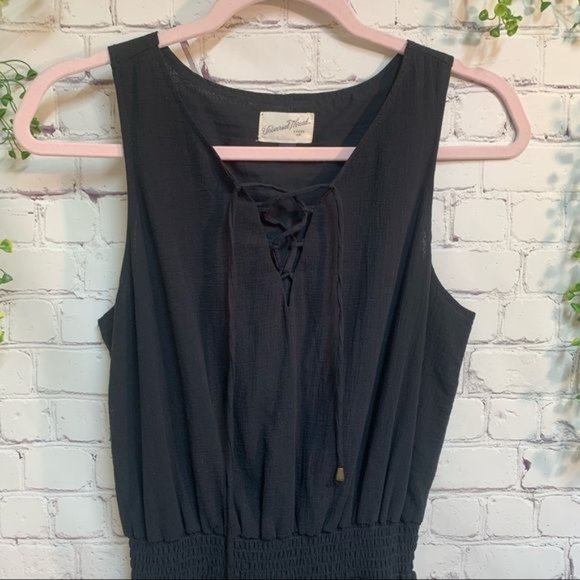 Universal Threads | Vneck lace up Waist Tie Dress - Picture 5 of 6